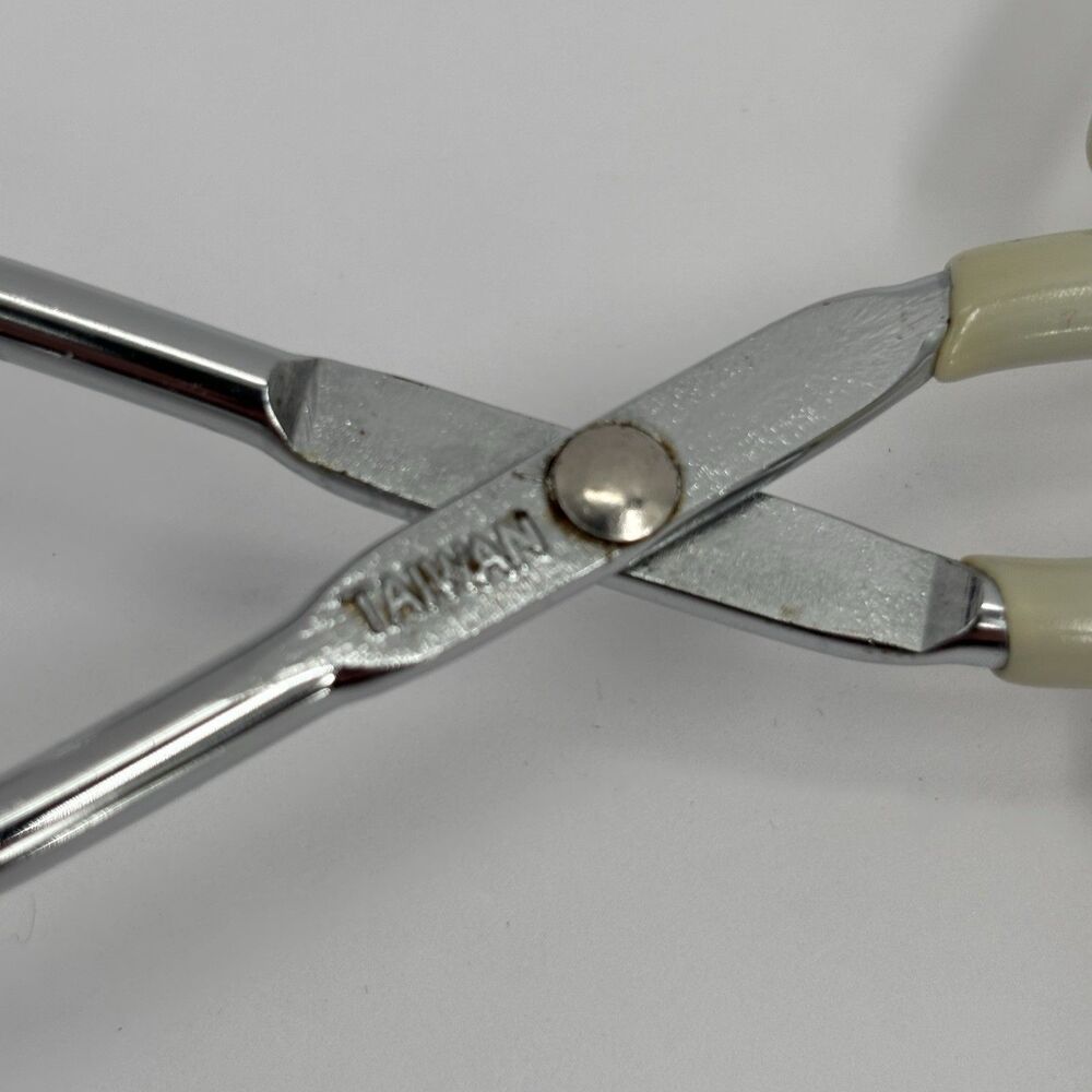 Vintage Scissor Style Tongs  Ivory Vinyl Rubber Coated Handles Hot Dog Grabber - Picture 11 of 12